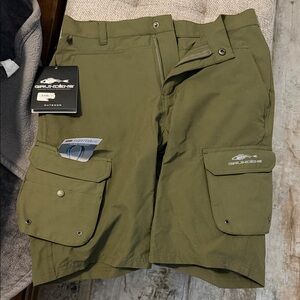 Grundéns Men's Green Cargo Shorts